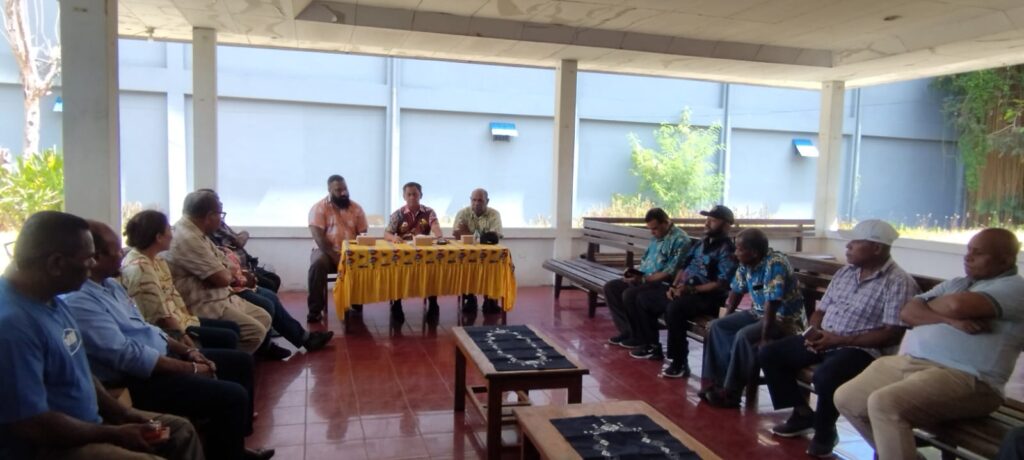 Sehari Dilantik, Pj Bupati Lakukan Pertemuan dengan Ondofolo dan Masyarakat Ifar Besar