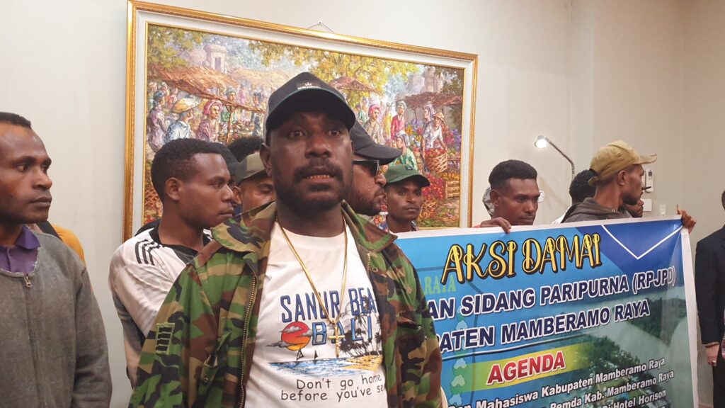 Mahasiswa Demo Minta Batalkan Sidang Paripurna RPJPD di Jayapura