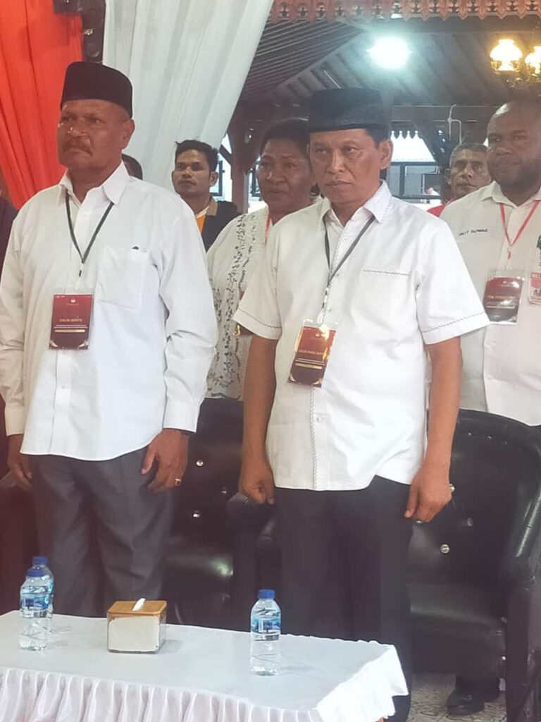 Pasangan Algito Gunakan Kemeja Putih, Tiba di Lokasi Pencabutan Nomor Urut