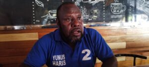 Simbol Lima Jari dalam Foto Bersama, Seorang Kepala Kampung Terancam Dipanggil Bawaslu