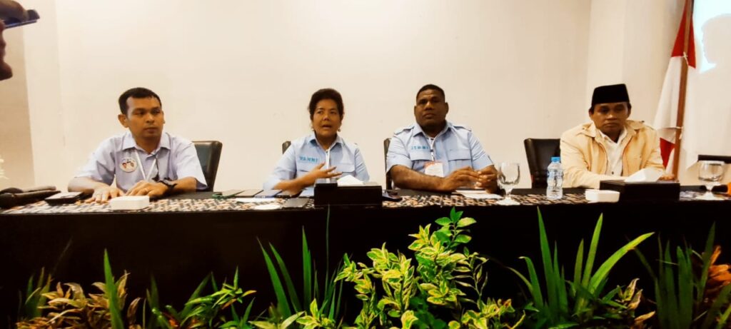 Debat Perdana Pilkada Sarmi: Yanni Klaim Pahami Akar Masalah dan Janjikan Perbaikan Layanan Kesehatan Serta Investasi Besar