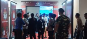 Pengamanan Ketat Polres Jayapura pada Debat Publik Perdana Pilkada Jayapura 2024