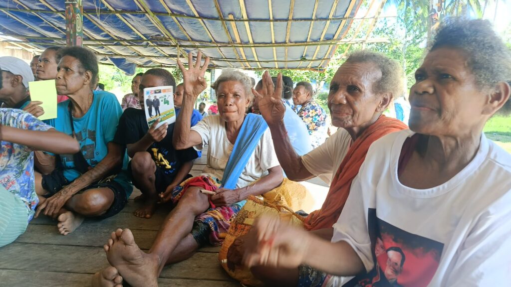 Dukungan Mama-Mama Kampung Saliyap untuk Paslon Jayapura Emas