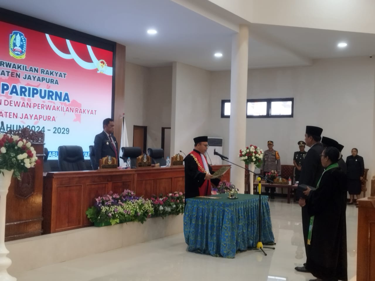 Foto: Irfan / Nampak suasana pelantikan pimpinan DPRK, (7/1)