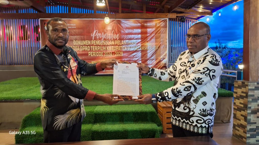 KPU Mambra Serahkan Dokumen Pengusulan Pelantikan Anggota DPRD ke Bupati