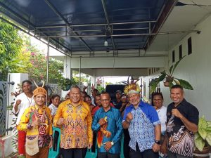 Pesta Adat Mandohi: Tradisi, Politik, dan Aspirasi Masyarakat Ambai