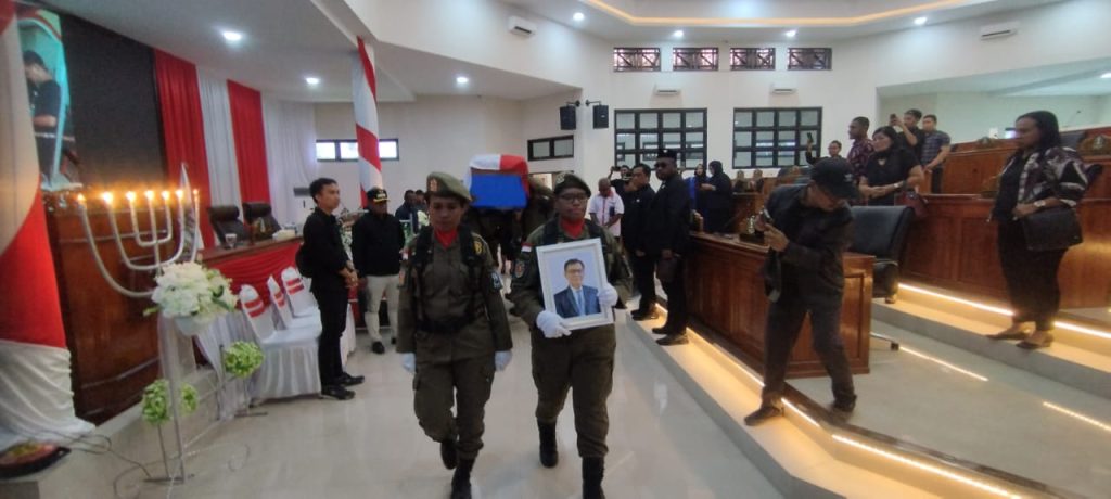 Hadiri Paripurna Pelepasan Jenazah, Pj Bupati Jayapura: Gagasan Daud Batti Harus Dilanjutkan