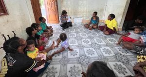 Satgas Si-Ipar kembali Gelar Kegiatan Belajar di Kompleks Bahtera Hebron, Doyo Baru