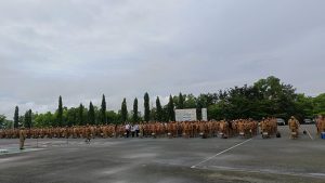 Bupati Jayapura Ingatkan Disiplin dan Kebersihan Kantor Saat Pimpin Apel Pagi