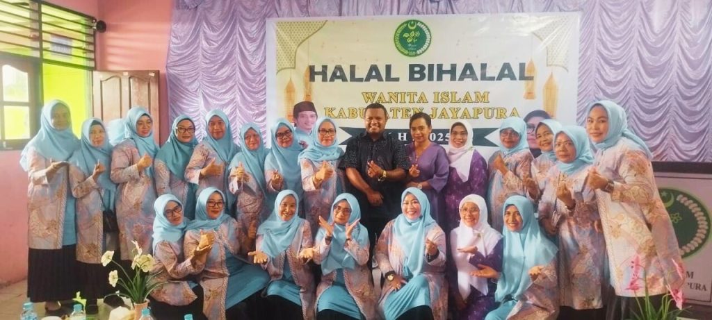 Hadiri Halal Bihalal Wanita Islam, Ini Harapan Wabup Haris Yocku