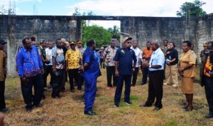 Tersentuh Perjuangan Jemaat, Bupati Jayapura Berjanji Bantu Selesaikan Pembangunan Gereja GBI Syallom