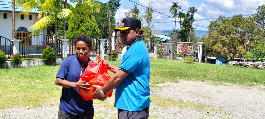 Wujudkan Program Jelang 100 Hari Kerja, Wabup Jayapura Kunjungi Warga Kompleks Taruna