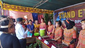 Hadiri Pentas Seni SMPN 2 Sentani, Wabup Haris Yocku Ajak Guru dan Orang Tua Jaga Anak di Era Digital