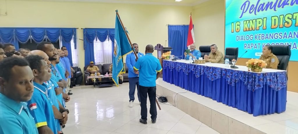 Lantik 16 Pengurus Distrik KNPI, Christopher Suebu Ajak Pemuda Aktif Dukung Pembangunan dan Jaga Kamtibmas