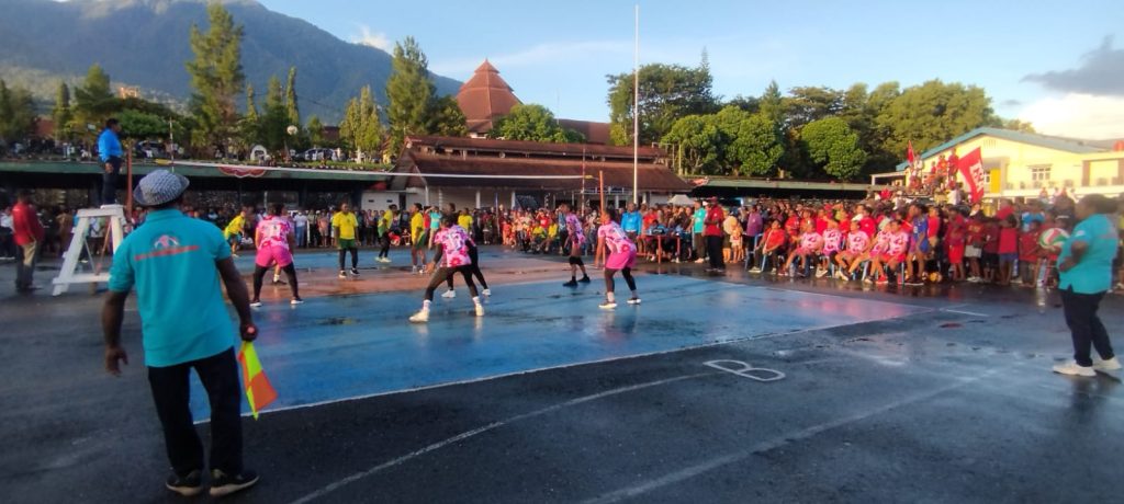 Putri PS Putali Sabet Gelar Juara Turnamen Voli Jayapura Cup
