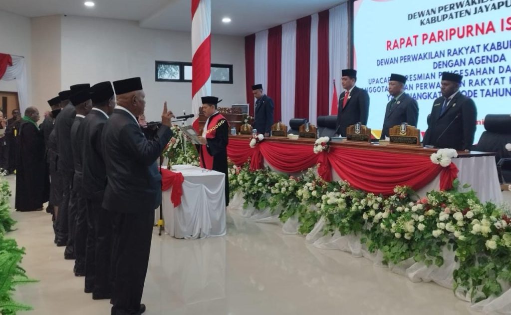 Wajah Baru DPRK Jayapura: 8 Wakil Otsus Resmi Dilantik, Siapa Mereka?