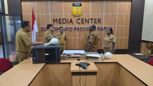 Kominfo Papua Salurkan 30 Unit Starlink ke Kabupaten Jayapura