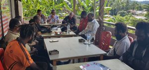 Palang Kantor Pemda Akan Dibuka Setelah Bupati dan Wabup Tiba di Burmeso