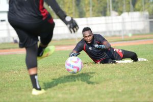 Cedera Serius, Kiper Persipura Jalani Operasi di Jogja