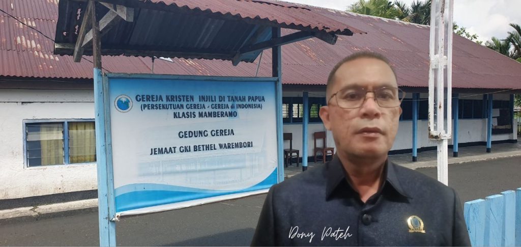 13 Tahun Menanti, Jemaat GKI Bethel Warembori Masih Beribadah di Gereja Tua yang Rapuh