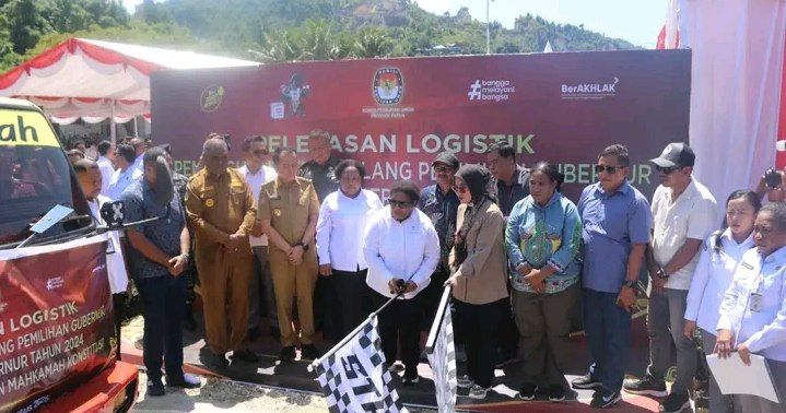 Wamen Ribka Haluk Lepas Distribusi Logistik PSU Pilgub Papua