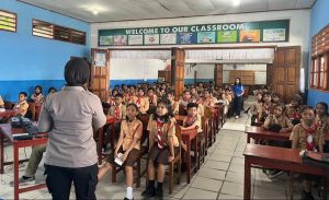 Sat Binmas Polres Jayapura Edukasi Siswa Soal Bahaya Bullying