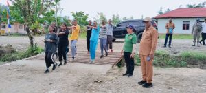 Bupati Roby Rumansara Tinjau Persiapan Upacara HUT RI ke-80 di Burmeso