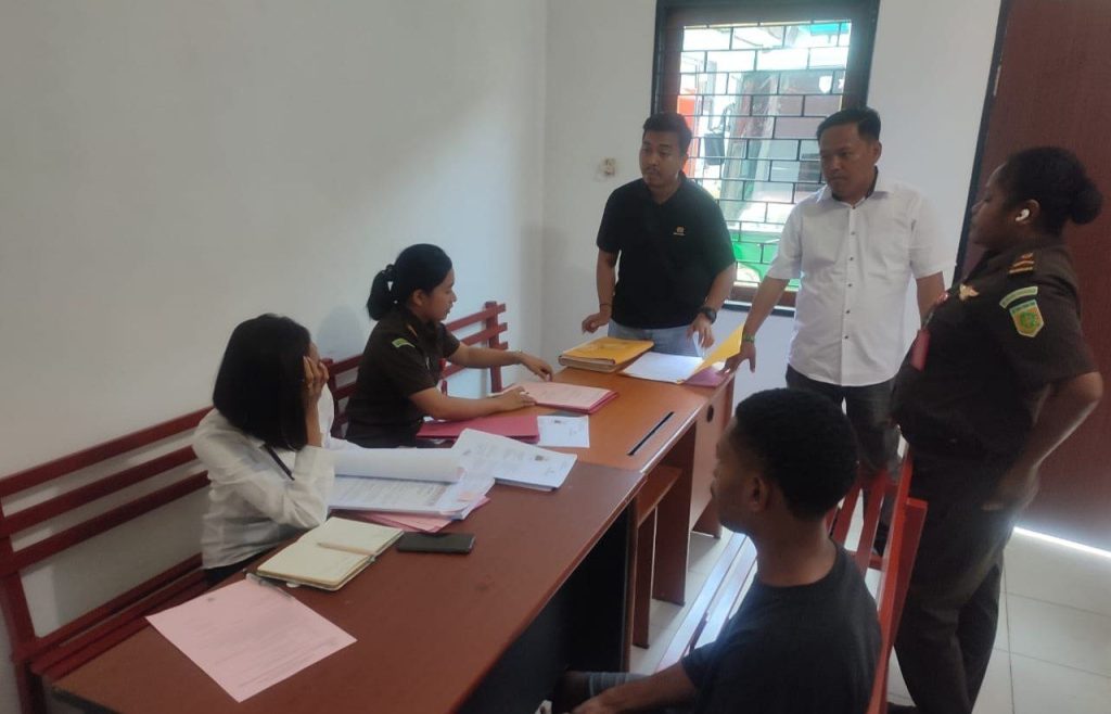 Polres Jayapura Limpahkan Tersangka Kasus Pencurian ke Kejaksaan Negeri