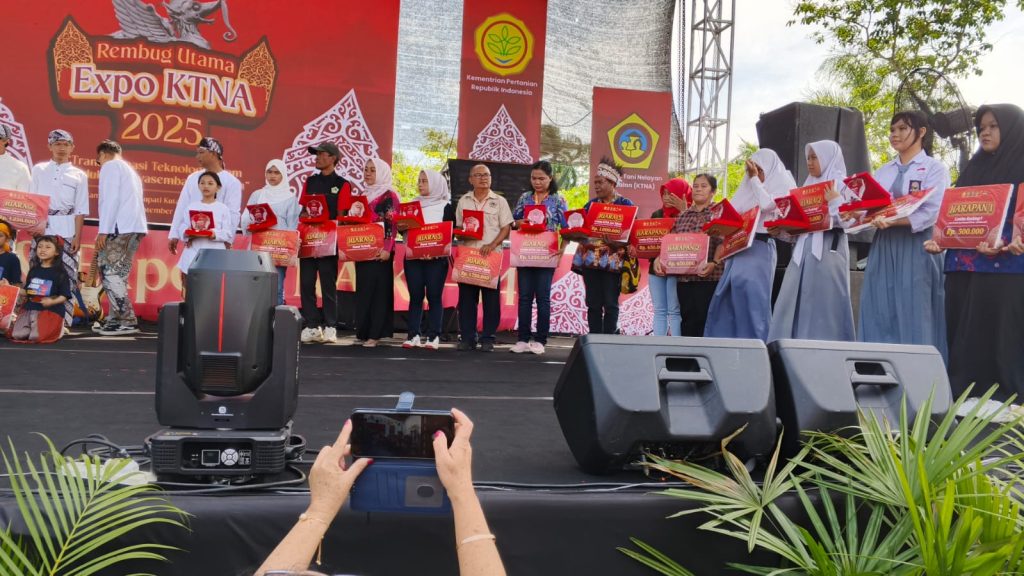 Tarian Sentani Hibur Rembug Utama KTNA 2025, Jayapura Raih Prestasi Nasional