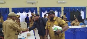 Dari Jalan Rusak hingga Tanah Bermasalah, Bupati Yunus Wonda Minta Solusi Konkret