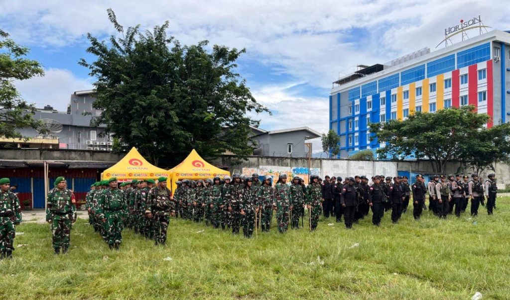 TNI-Polri di Jayapura Gelar Penyekatan dan Patroli Gabungan Cegah Gangguan Kamtibmas