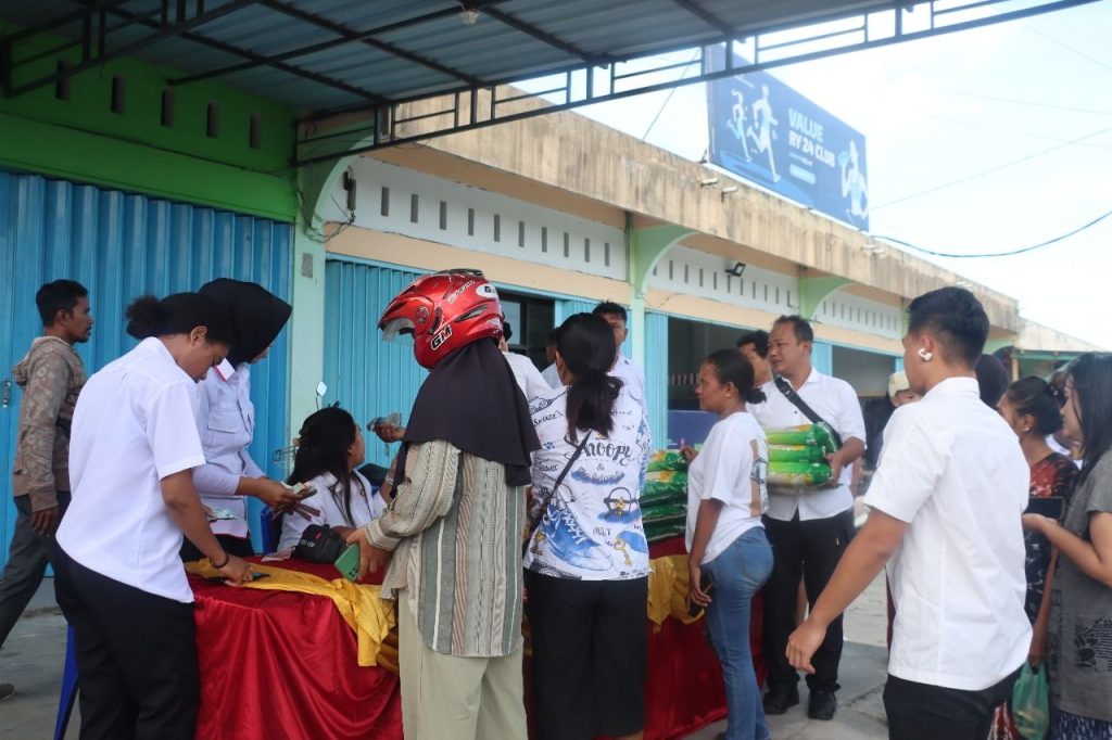 Polres Jayapura Hadirkan Beras Murah, Warga Doyo Baru Serbu Lokasi