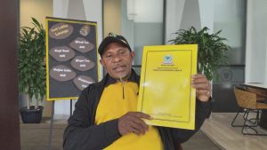 Terima SK Golkar, Patinus Wanimbo dan Simon Abaiso Fraksi Otsus Segera Dilantik