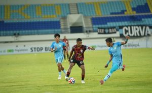 Persipura Comeback Gemilang di Lamongan, Taklukkan Persela 2-1 Lewat Gol Kelly dan Ramai