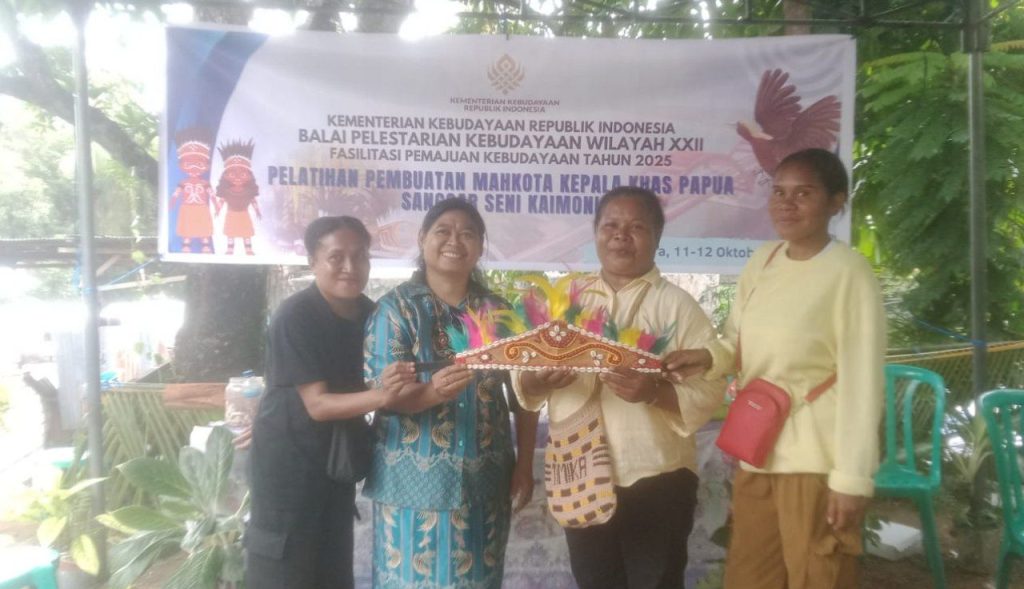 Pelatihan Mahkota Khas Papua: Sanggar Kaimoni Abepura, Merangkai Identitas, Merawat Warisan
