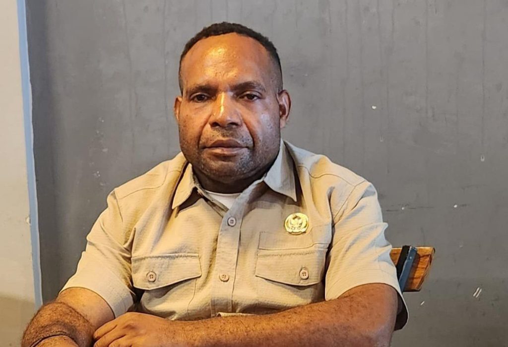 Simbol Adat Dibakar, Anggota DPR Papua Pegunungan Murka: ” Itu Penghinaan terhadap Identitas Kami “