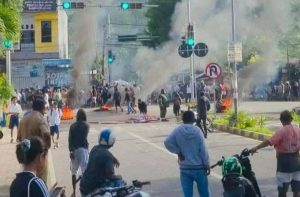 “Gelombang Kemarahan di Manokwari: Anak Tewas Ditabrak Lari, Keluarga Desak Pelaku Ditangkap”