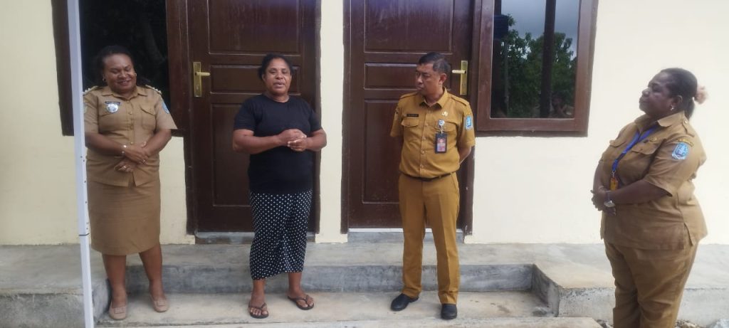 Dorong Kemandirian UMKM, Dua Rumah Produksi Diserahkan di Sentani Barat