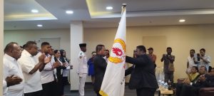 Terima Pataka KONI, Haris Yocku Serukan Kerja Cepat Bangun Prestasi Olahraga Jayapura