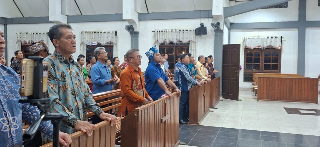 “Rayakan Natal KKSM, Wabup Haris Yocku Ajak Warga Toraja Jaga Tali Persaudaraan”