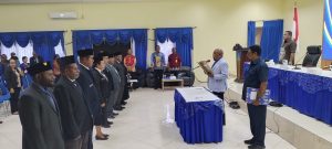 Yunus Wonda Lantik 7 Pejabat dan 2 Staf Khusus, Targetkan Reformasi Pelayanan Publik Pemkab Jayapura