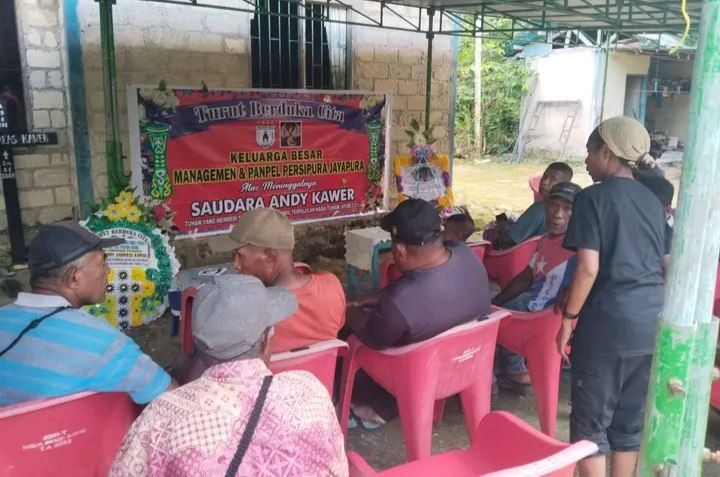 Berkat Dukungan Persipura Mania dan Manajemen Klub, Jenazah Andi Kawer Tiba di Sowek