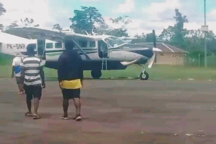 Tragedi di Korowai: Pesawat Smart Air Diberondong, Pilot dan Co-Pilot Dieksekusi