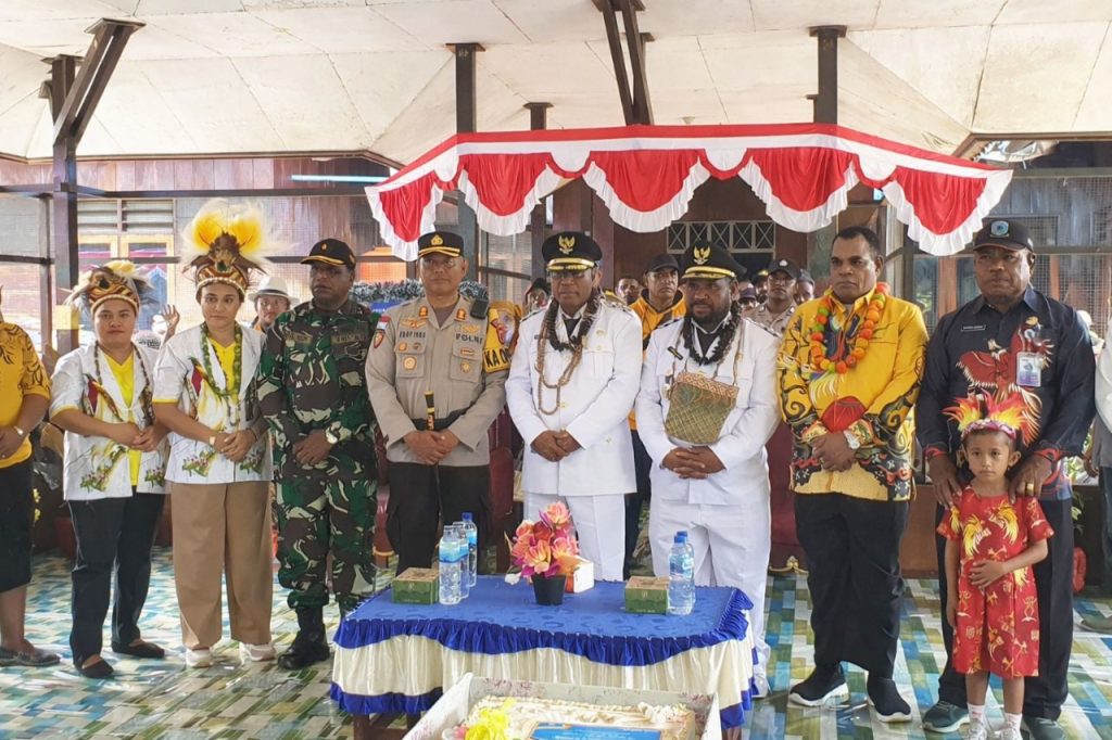 Setahun Pasangan ROKET Menyalakan Harapan di Mamberamo Raya,