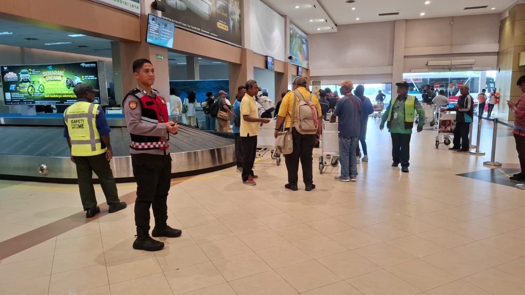 Arus Mudik Mulai Ramai, Pengamanan Posko Lebaran di Bandara Sentani Tetap Kondusif