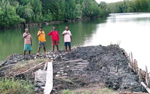 Akses Laut Dibuka, Warga Waropen Atas Sambut KM Cantika Lestari di Dermaga Yaripai