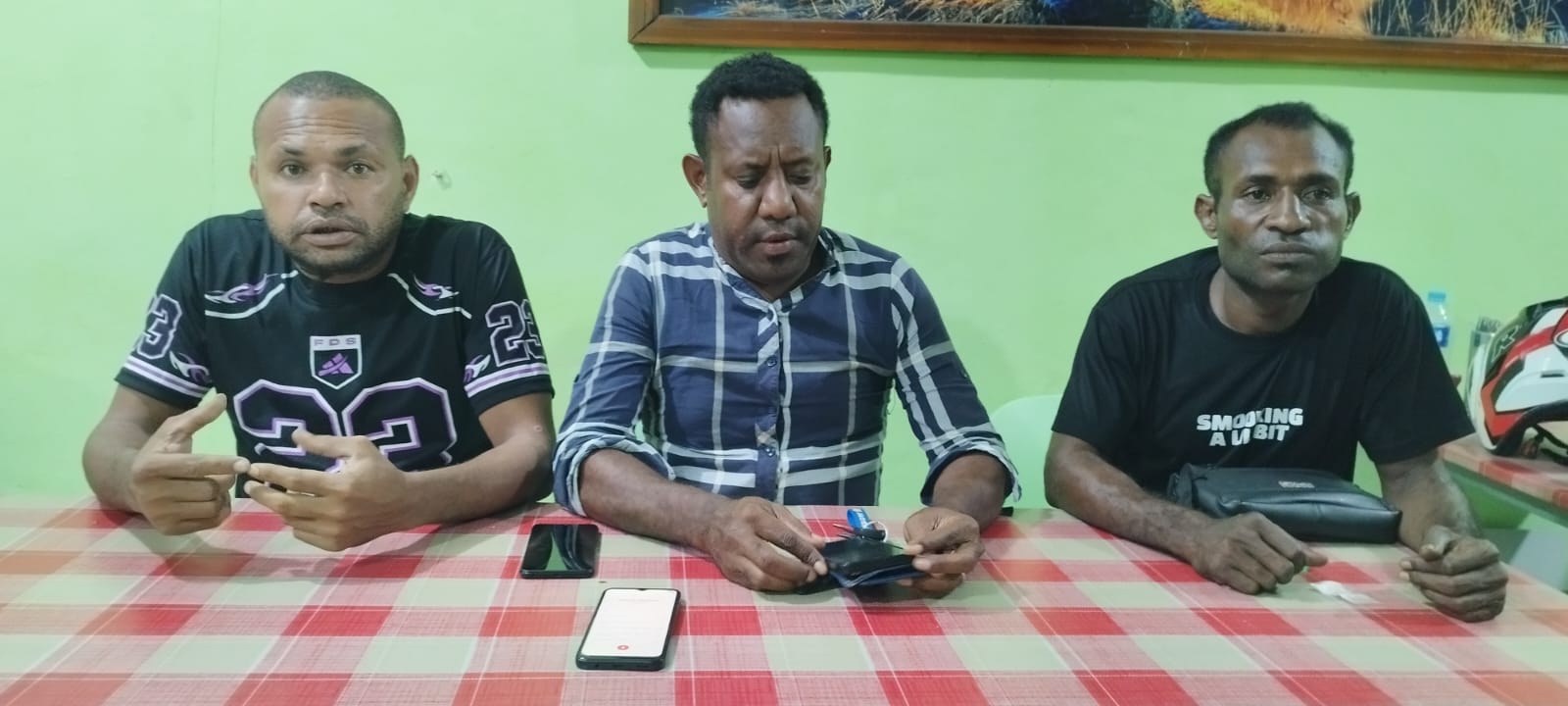 Berto Tungkoye, Elisa Bouway dan Harun Siriyei, aktivis Pemuda Jayapura