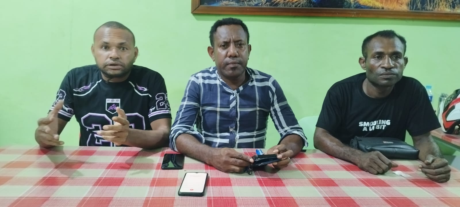 Berto Tungkoye, Elisa Bouway dan Harun Siriyei, aktivis Pemuda Jayapura