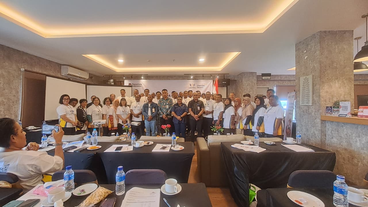 Pelatihan ayam petelur bersama Bank Mandiri Taspen Jayapura