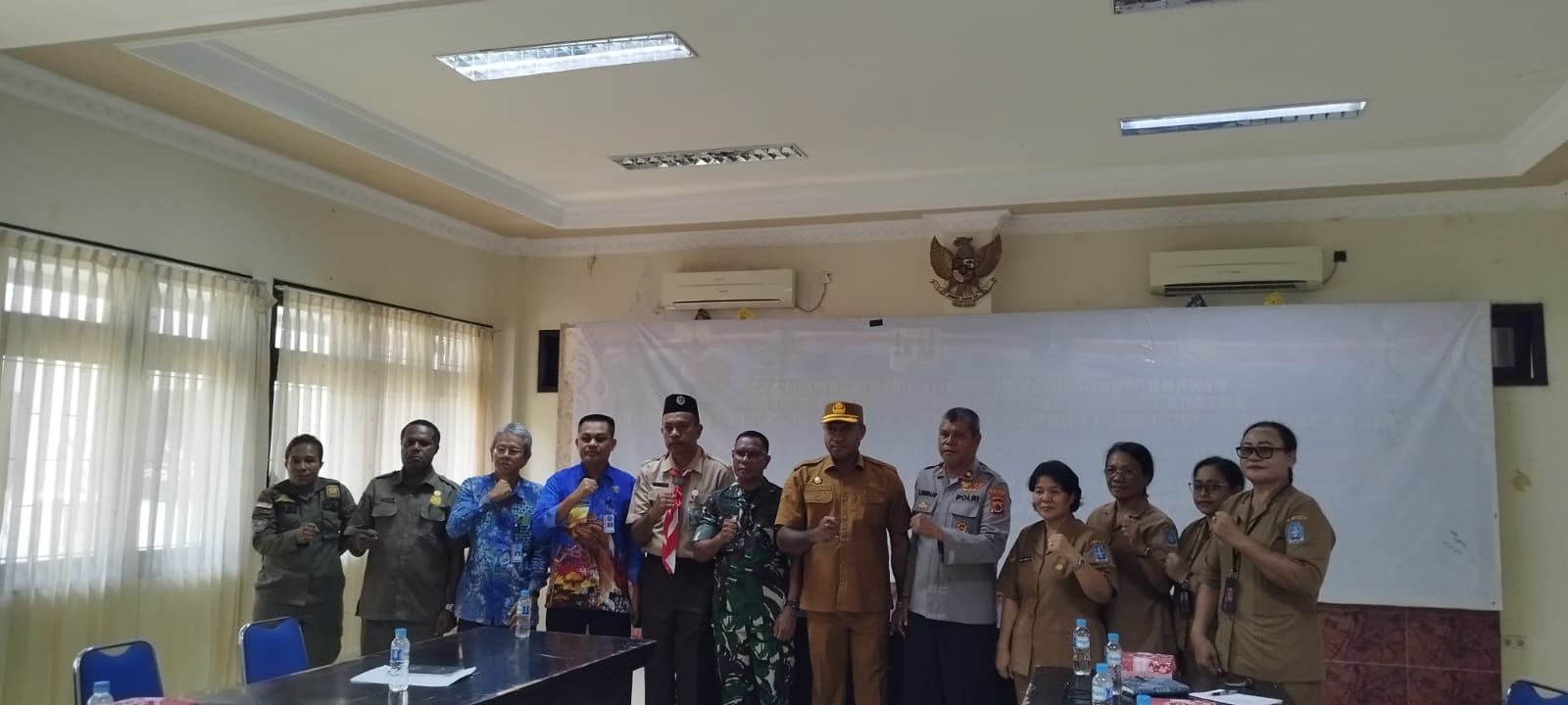 Foto bersama usai pertemuan